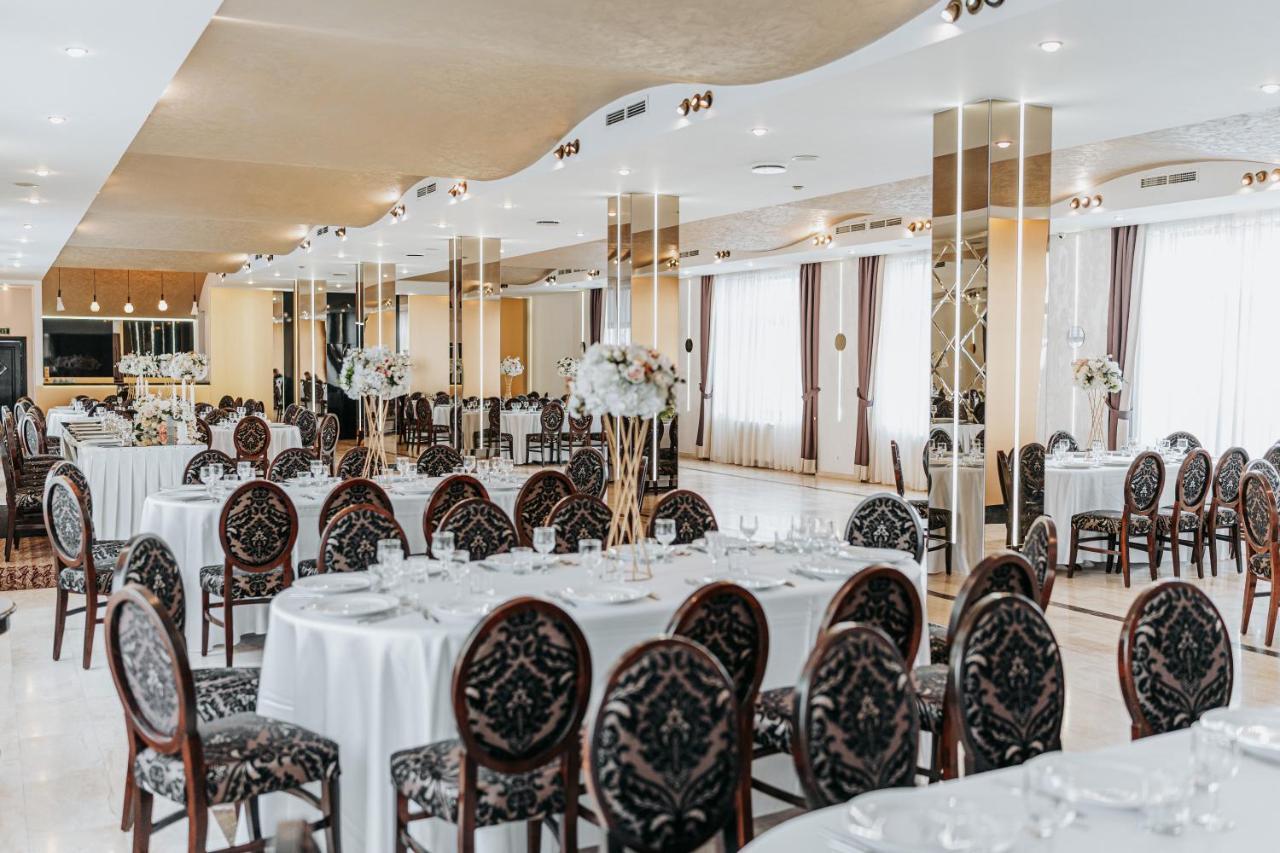 Hotel Bliss Sibiu Bagian luar foto