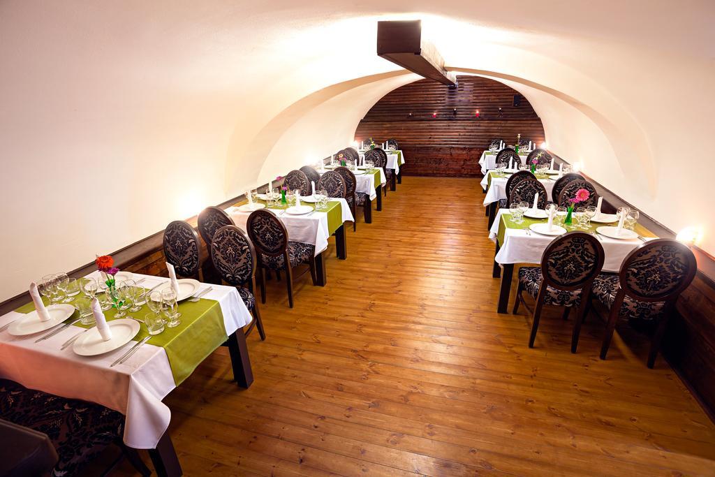 Hotel Bliss Sibiu Bagian luar foto